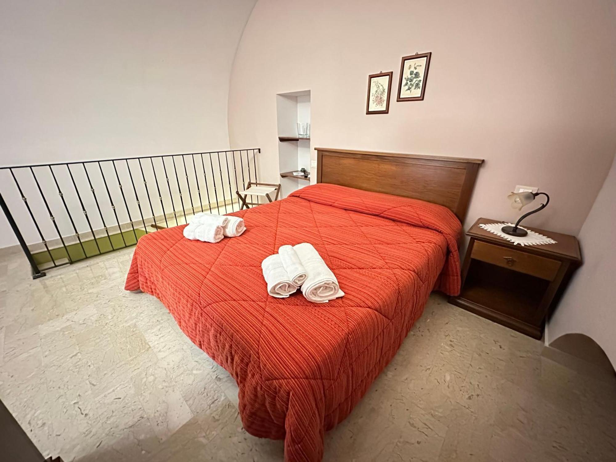 Historic B&B Apartments Home Chiaramonte Gulfi Ngoại thất bức ảnh