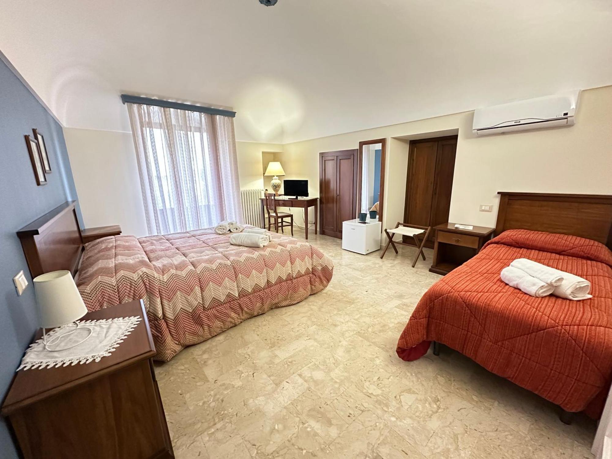 Historic B&B Apartments Home Chiaramonte Gulfi Ngoại thất bức ảnh