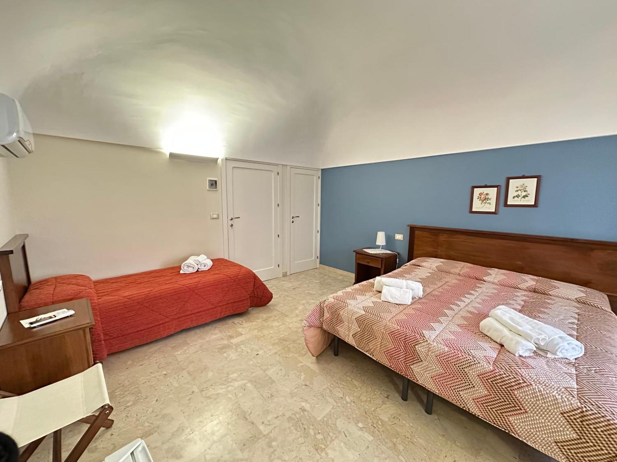 Historic B&B Apartments Home Chiaramonte Gulfi Ngoại thất bức ảnh