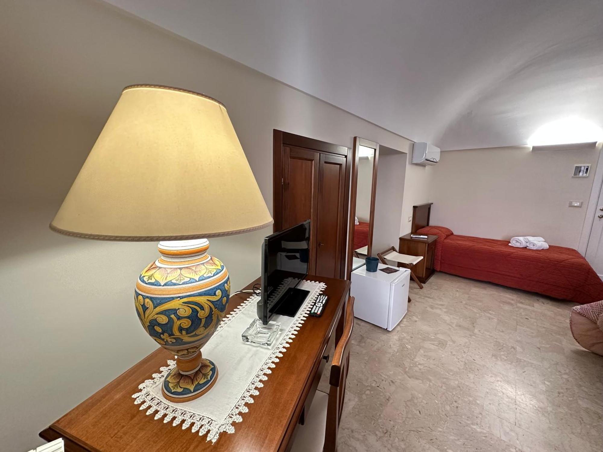 Historic B&B Apartments Home Chiaramonte Gulfi Ngoại thất bức ảnh