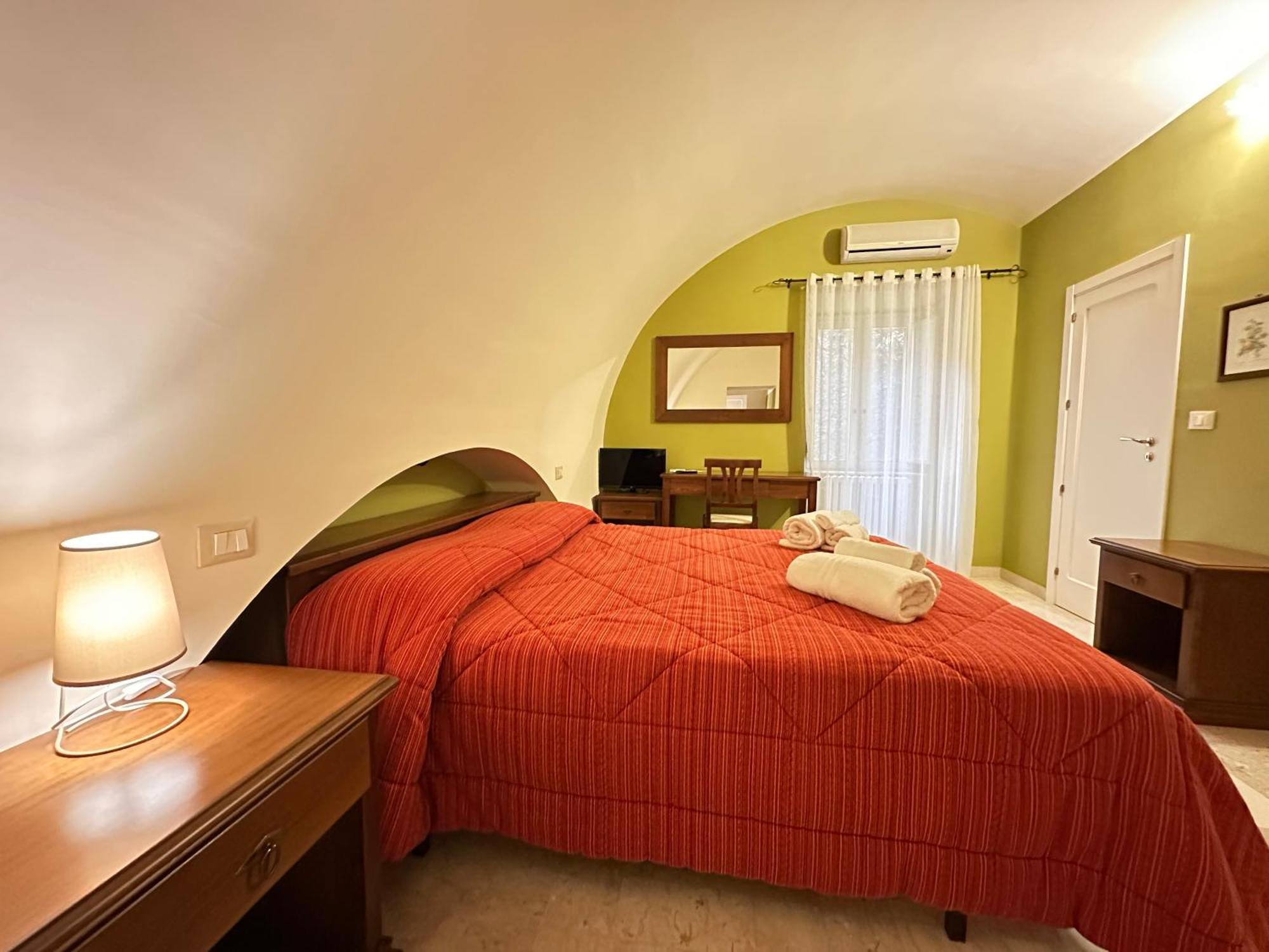 Historic B&B Apartments Home Chiaramonte Gulfi Ngoại thất bức ảnh